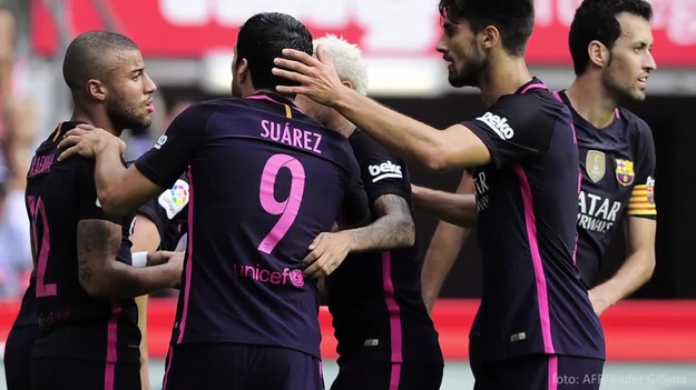 Sporting Gijon przegrał z Barceloną 0-5 (0-2) w sobotnim meczu 6. kolejki Primera Division. Asturyjczyków pogrążyły dwie minuty w pierwszej połowie, kiedy mistrzowie Hiszpanii trafili dwukrotnie, ustawiając rywalizację w Gijon.