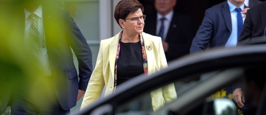 Wojewodowie oficjalnie wciąż nic nie wiedzą o ważnym spotkaniu z premier Beatą Szydło, jakie mają mieć w tym tygodniu. Naradę zapowiedział wczoraj Paweł Szefernaker z Kancelarii Premiera. To ma być jeden z elementów dużego przemeblowania gabinetu, które w piątek zapowiedziała szefowa rządu.