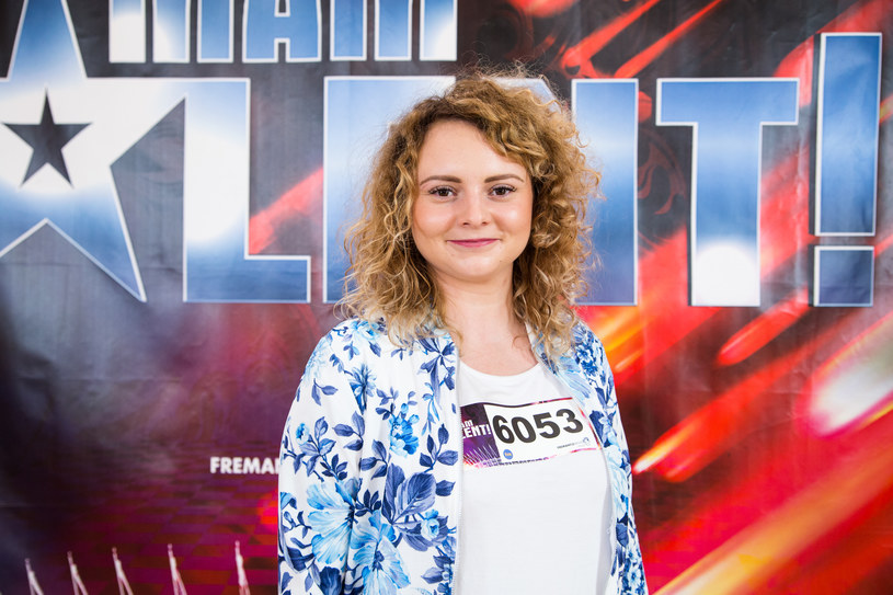 W czwartym odcinku dziewiątej edycji "Mam talent" wokalnie zachwyciła Martyna Ciok. Kim jest dziewczyna, która swoim głosem uwiodła Agustina Egurrolę i oczarowała publiczność na castingu do programu? 