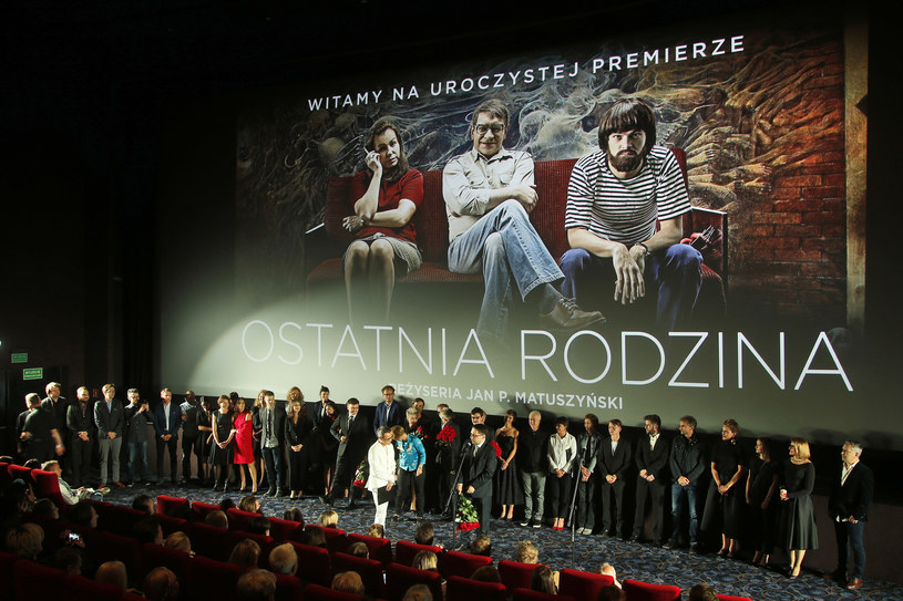 We wtorek, 27 września, w Warszawie odbyła się uroczysta premiera filmu "Ostatnia Rodzina". Debiut fabularny Jana P. Matuszyńskiego opowiada o losach słynnej rodziny Beksińskich.