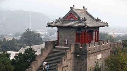 Kolejny przykład pseudokonserwacji: betonowy Wielki Mur Chiński
