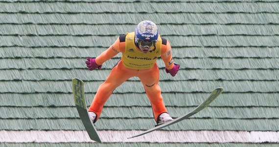 Maciej Kot wygrał konkurs w austriackim Hinzenbach i zapewnił sobie pierwsze miejsce w klasyfikacji końcowej Letniej Grand Prix w skokach narciarskich. Ostatni konkurs odbędzie się w niedzielę w niemieckim Klingenthal.