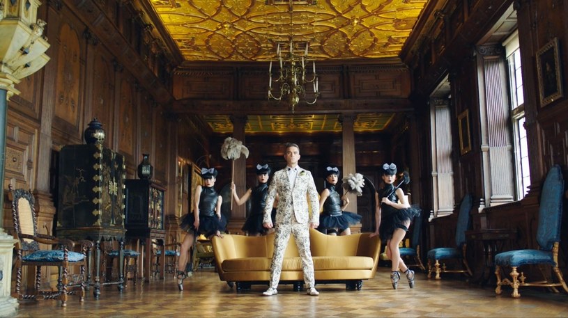 Poniżej możecie zobaczyć "imprezowy" klip Robbiego Williamsa do piosenki "Party Like A Russian".
