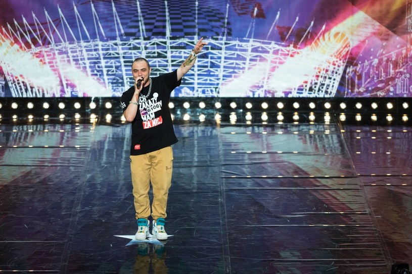 Raper Lasio Companija awansował do półfinałów "Mam talent" za sprawą złotego przycisku, który wcisnął Szymon Hołownia, jeden z prowadzących show stacji TVN.