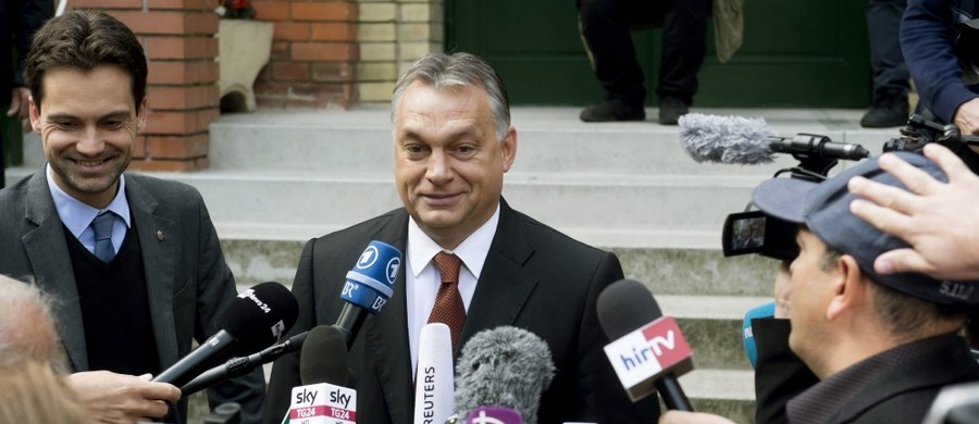 ​Nacjonalistyczna węgierska partia Jobbik żąda dymisji premiera Victora Orbana. Politycy tej partii twierdzą, że Orban osłabił pozycję kraju w Europie, bo referendum o przyjmowaniu uchodźców będzie nieważne z powodu niskiej frekwencji.