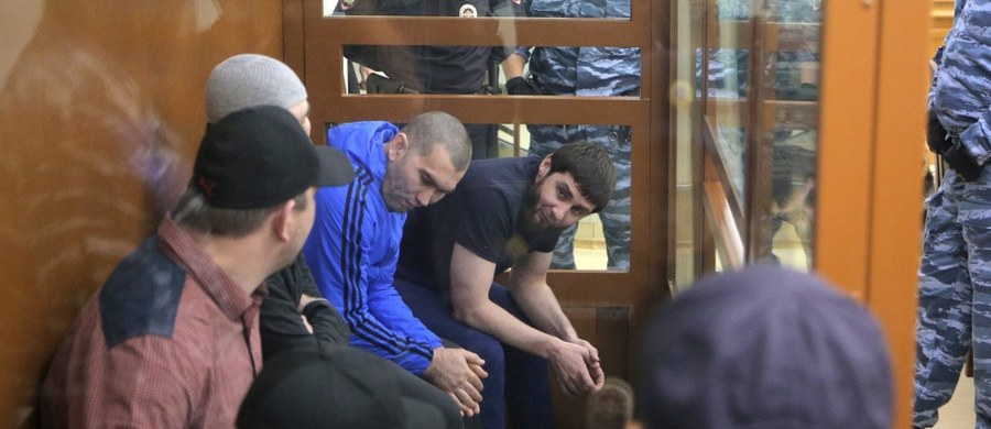 Żaden z pięciu oskarżonych o zabójstwo w lutym 2015 roku jednego z liderów rosyjskiej opozycji Borysa Niemcowa nie przyznał się do winy - poinformowały rosyjskie media z moskiewskiego sądu, gdzie w poniedziałek rozpoczęła się rozprawa.
