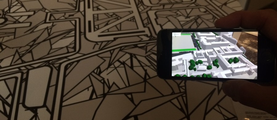 Wystawa "Wirtualna Podróż" od piątku 7 października będzie czynna w stołecznym Parku Miniatur przy ul. Senatorskiej. Dzięki najnowszej technologii - goglom 360 stopni - można zwiedzić Warszawę lat 30. i przenieść się na Plac Piłsudskiego z tamtego okresu.