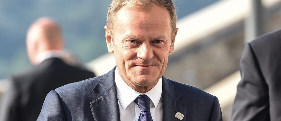 "Może debata Panie Prezesie? O Europie, Polsce i Pana insynuacjach" - w ten sposób Donald Tusk odpowiedział na Twitterze na słowa Jarosława Kaczyńskiego, który w wywiadzie dla gazety "Polska The Times" odniósł się do możliwego wyboru Tuska na drugą kadencję na stanowisko szefa Rady Europejskiej w Brukseli. Słowa prezesa PiS skomentowała również premier Beata Szydło.