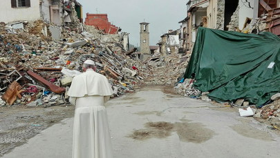 Papież odwiedził włoskie miasta zniszczone przez trzęsienie ziemi. "Zawsze jest przyszłość"