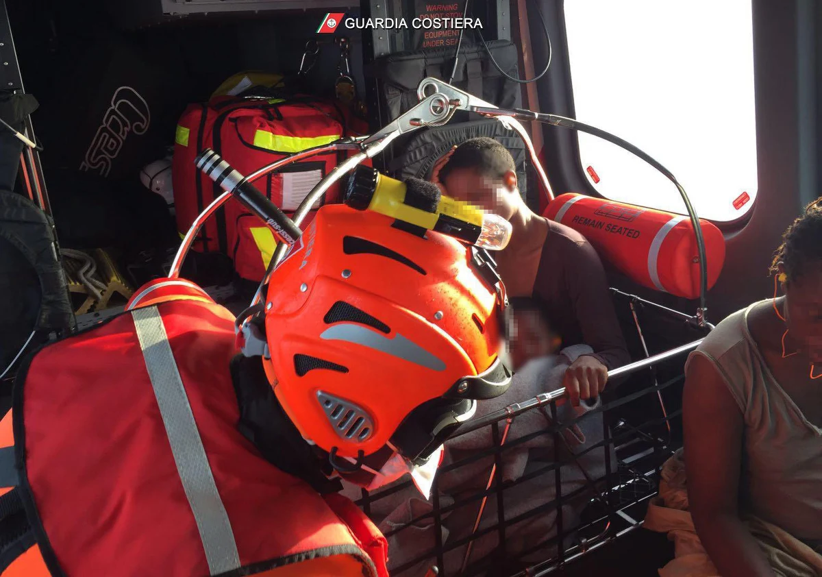 1800 ludzi, którzy próbowali przedostać się z Afryki do Włoch, podróżując na 16 statkach i pontonach, uratowano w kolejnym dniu akcji ratowniczej u wybrzeży Libii, prowadzonej przez włoską Straż Przybrzeżną i organizacje humanitarne - podają francuskie media.