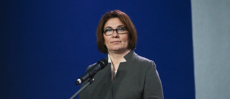 Szef Europejskiej Partii Ludowej w Parlamencie Europejskim Manfred Weber nie ma pojęcia, co robił premier Donald Tusk w Polsce. Taktowniej byłoby, gdyby nie oskarżał i nie ingerował w wewnętrzne sprawy Polski - powiedziała w środę PAP rzeczniczka klubu PiS Beata Mazurek.