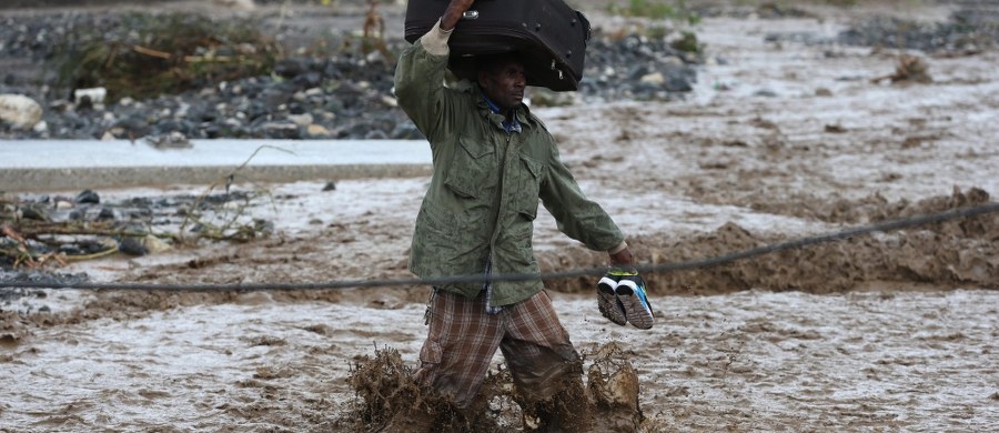 Zaplanowane na niedzielę wybory prezydenckie na Haiti zostały przesunięte z powodu szkód wyrządzonych przez huragan Matthew, a ich nowy termin będzie ogłoszony w najbliższych tygodniach - poinformowało biuro wyborcze.