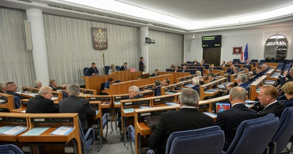 Sejm nie zgodził się na odrzucenie w pierwszym czytaniu projektu ustawy o statusie sędziów TK, autorstwa PiS. Odrzucenia projektu chcieli posłowie opozycji. Projekt trafi do dalszych prac w komisji.