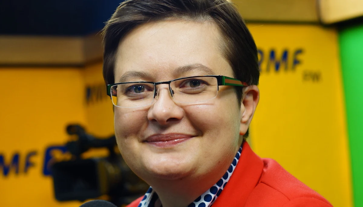 "Od początku Nowoczesna nie zgadza się na zaostrzenie ustawy aborcyjnej; te trzy przypadki (umożliwiające przerwanie ciąży - przyp. red.) powinny być podstawą do decyzji matki" - mówi w Popołudniowej rozmowie w RMF FM poseł Nowoczesnej  Katarzyna Lubnauer. Czy należałoby zorganizować referendum aborcyjne? Lubnauer odpowiada: "Nie jest to dobry kierunek, bo to pytania z pogranicza etyki". Pytana o to, czy jeśli Nowoczesna dojdzie do władzy, to zapewni płacę minimalną rodzicom dzieci niepełnosprawnych, odpowiada: "Mamy taką zasadę: Nie obiecujemy tego, czego nie możemy zrealizować. (...) Musimy się liczyć z obciążeniami budżetu państwa". Poseł Nowoczesnej odpowiada też na pytanie, czy antykoncepcja powinna być bardziej dostępna: "Osoby korzystające z pomocy społecznej powinny mieć refundowane środki antykoncepcyjne, bo często z nich nie korzystają, i wśród nich są również przypadki niechcianych ciąż". Jaki to byłby koszt dla samorządów? "Trudno powiedzieć. (...) Podobają nam się pewne pomysły, natomiast niekoniecznie sposób np. finansowania". 