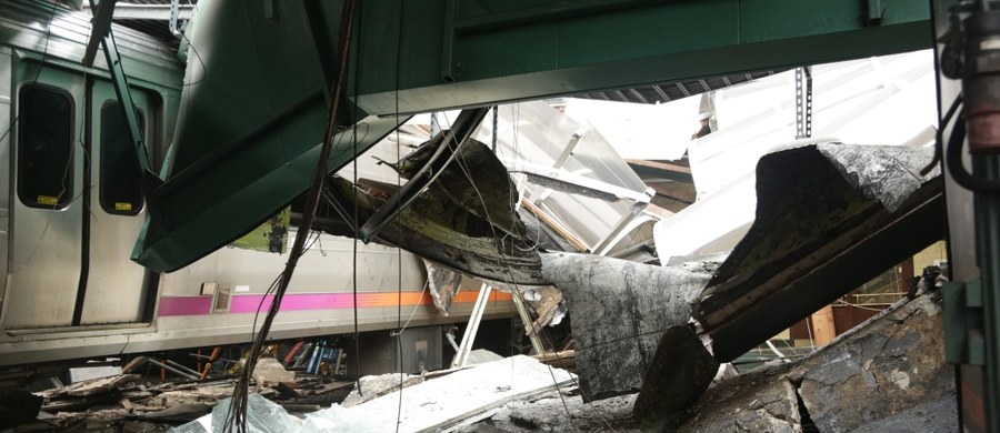 Pociąg podmiejski, który tydzień temu rozbił się na stacji w Hoboken pod Nowym Jorkiem, jechał z prędkością dwukrotnie większa od dopuszczalnej. Takie informacje przekazała Narodowa Rada Bezpieczeństwa Transportu (NTSB), badająca przyczynę tego wypadku.
