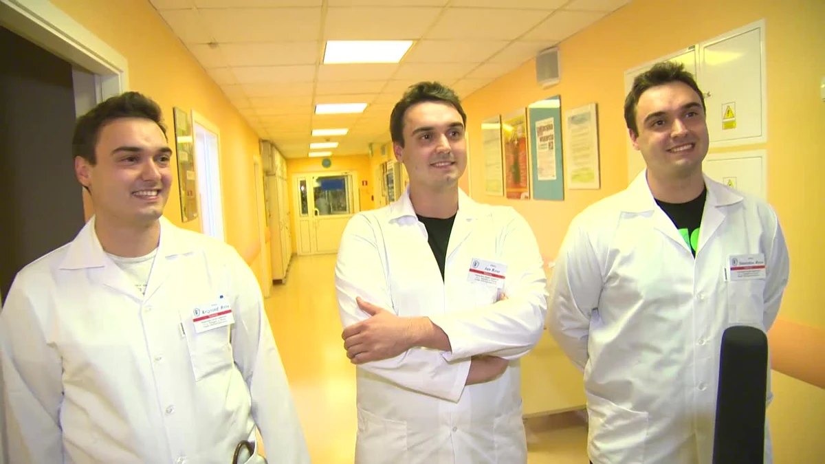 W szpitalu w Toruniu rozpoczęli lekarski staż bracia Rosa. Są jednojajowi trojaczkami. 