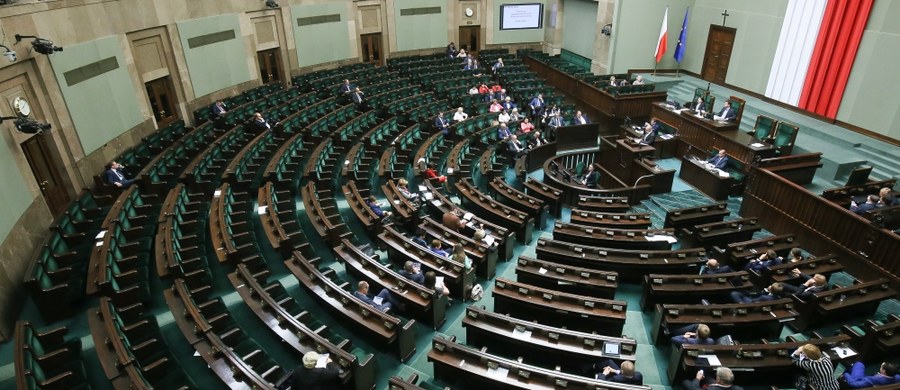 Klub Kukiz'15 złożył do marszałka Sejmu projekt uchwały ws. komisji śledczej ds. reprywatyzacji. Komisja miałaby m.in. zbadać działania organów państwa w procesach reprywatyzacji w latach 1989-2016.