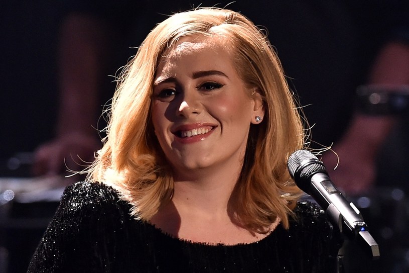 Podczas koncertu w Toronto, we wtorek (4 września), Adele zaprosiła na scenę parę gejów i ich synka Jacksona. 