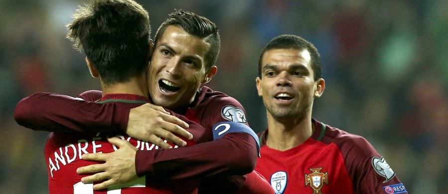 Profesor, huragan, nie do zatrzymania - w taki sposób portugalska prasa opisuje Cristiano Ronaldo, który zdobył cztery bramki w meczu eliminacji mistrzostw świata z Andorą (6:0). Sam piłkarz zaznaczył, że bardzo cieszy się z pierwszego takiego wyczynu w reprezentacji.