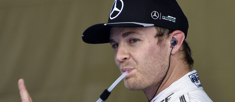 Niemiec Nico Rosberg wystartuje w niedzielę z pole position w wyścigu Formuły 1 o Grand Prix Japonii. Obok niego w pierwszej linii na torze Suzuka stanie jego kolega z ekipy Mercedesa Brytyjczyk Lewis Hamilton.