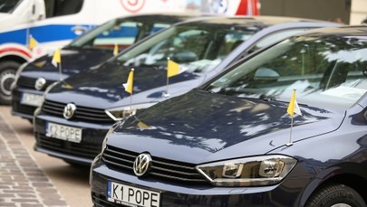 Kraków: Papieskie auta sprzedane za ponad ćwierć miliona złotych