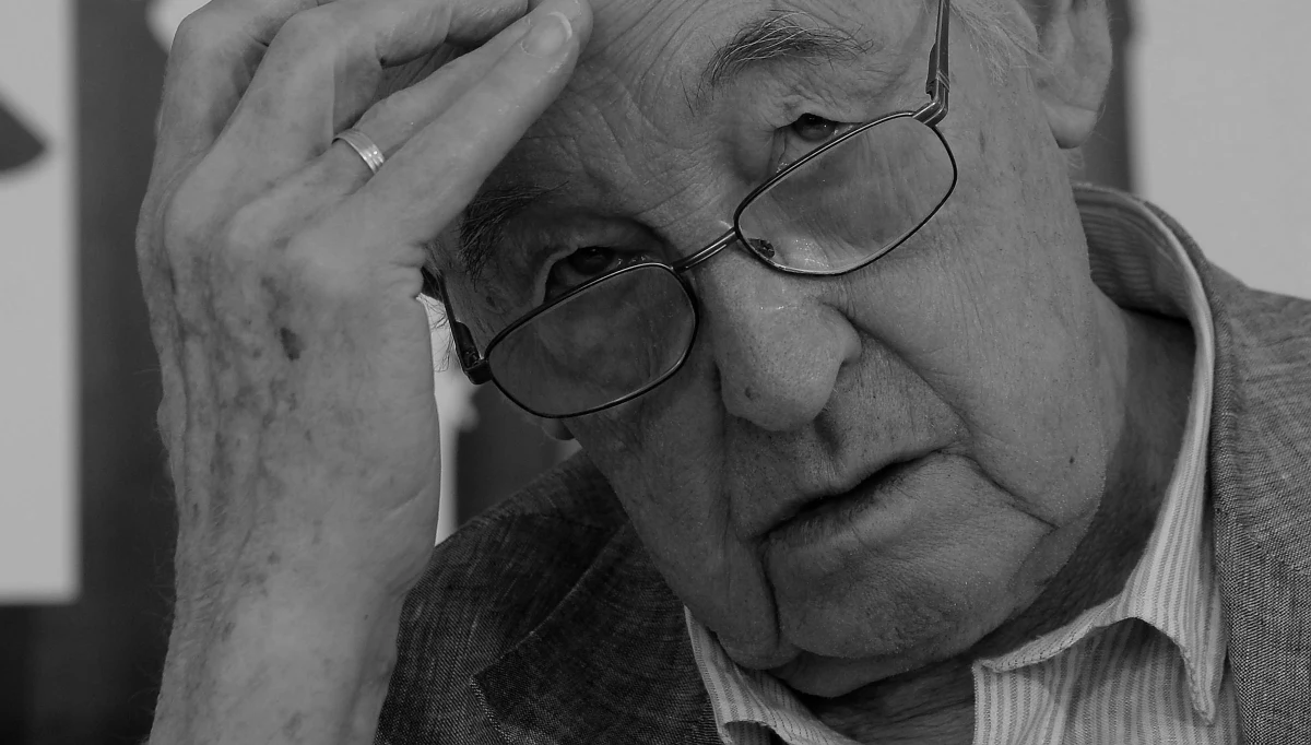 Zmarł Andrzej Wajda - jeden z najbardziej znanych na świecie polskich reżyserów, współtwórca polskiej szkoły filmowej, wielokrotnie nagradzany, także Oscarem. Odszedł w niedzielę wieczorem w wieku 90 lat. Andrzej Wajda urodził się 6 marca 1926 w Suwałkach.
