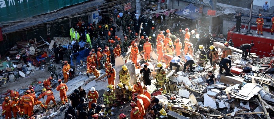 22 osoby zginęły we wschodnich Chinach w wyniku zawalenia się czterech budynków mieszkalnych. Spod gruzów wydobyto łącznie 28 osób. Tylko sześć z nich przeżyło.