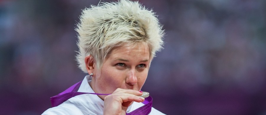 ​Tatianę Łysenko pozbawiono złotego medalu igrzysk w Londynie - poinformował MKOl. To oznacza, że mistrzynią olimpijską została po czterech latach Anita Włodarczyk, która w Wielkiej Brytanii przegrała tylko z Rosjanką.