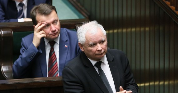 "Będziemy dążyli do tego, by aborcji w Polsce było dużo mniej niż w tej chwili" - powiedział prezes PiS Jarosław Kaczyński. Nie wykluczył zmian w obecnym prawie dotyczących aborcji ze względu na stan płodu, a szczególnie zespół Downa. Zmiany - zastrzegł - muszą być odpowiednio przygotowane.