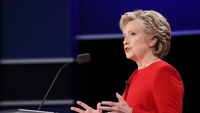 Złośliwe komentarze o katolikach w mailach szefa kampanii Clinton