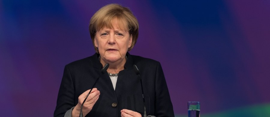 "W Niemczech potrzeba narodowego wysiłku, by deportować tych migrantów, którzy nie dostali prawa pobytu" - powiedziała niemiecka kanclerz Angela Merkel. Uznała, że dotąd deportacje nie były prowadzone wystarczająco rygorystycznie.