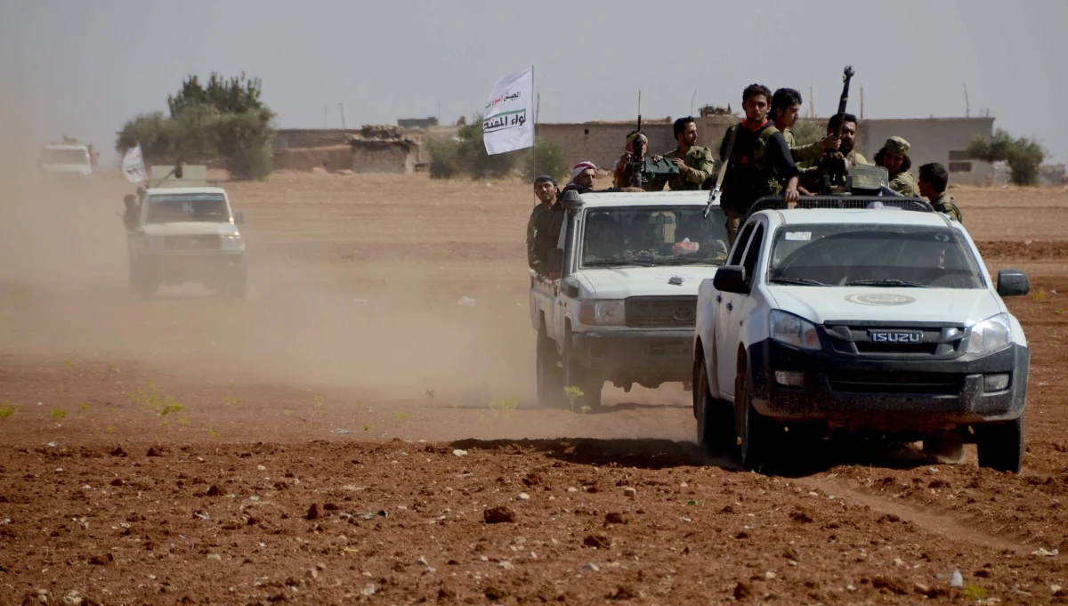 Wspierani przez Turcję syryjscy rebelianci opanowali miasteczko Dabik na północy Syrii. Dla kontrolujących je wcześniej ekstremistów z Państwa Islamskiego (IS) ma ono ogromne znaczenie symboliczne - podało Syryjskie Obserwatorium Praw Człowieka.