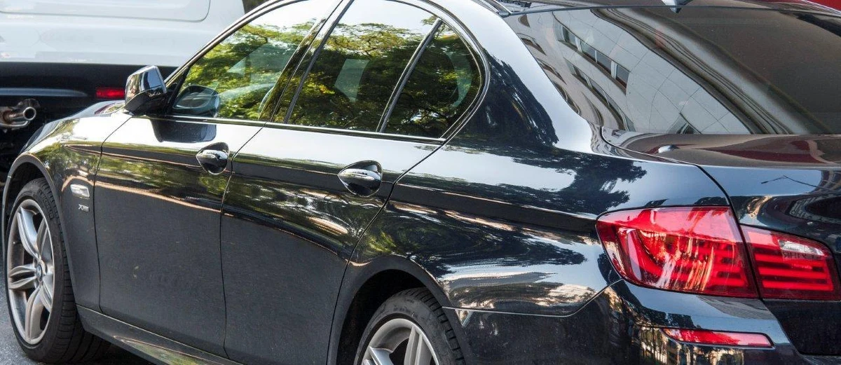 Ministerstwo Infrastruktury i Budownictwa pracuje nad poskromieniem niezdyscyplinowanych kierowców. Kluczem do sukcesu mają być nowe przepisy dotyczące diagnostyki samochodowej - informuje Dziennik Gazeta Prawna. Rząd planuje stworzenie specjalnych stacji kontroli pojazdów.