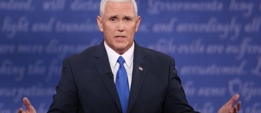 Republikański kandydat na wiceprezydenta USA Mike Pence przyznał, że istnieją dowody, iż Rosja usiłuje wpłynąć na wynik wyborów w USA, gdyż ujawnia informacje pochodzące z włamań swoich hakerów do rządowych amerykańskich systemów komputerowych. "Myślę, że jest coraz więcej dowodów, które obciążają Rosję i powinno się z tego wyciągnąć poważne konsekwencje" - powiedział Pence w wywiadzie dla telewizji NBC. Podobną opinię wyraził w rozmowie z telewizją Fox.