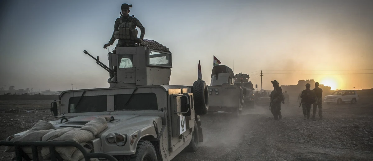 W nocy (czasu polskiego) rozpoczęto ofensywę wyzwolenia Mosulu na północy Iraku spod kontroli Państwa Islamskiego. Wczoraj na miasto spadły tysiące ulotek. Iracka armia rozrzuciła je, by przygotować mieszkańców na ofensywę. Liczba osób usiłujących wydostać się poza teren walk może przekroczyć milion. Przypomnijmy, że Mosul, który uznawany jest za główny bastion bojowników Państwa Islamskiego w rękach dżihadystów pozostaje od czerwca 2014 r.