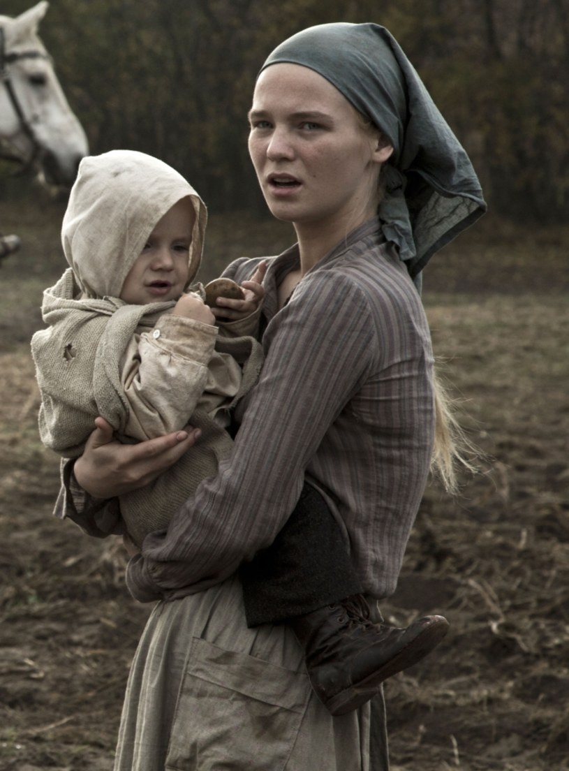 Pokaz filmu "Wołyń", który miał się odbyć we wtorek w Kijowie, został przełożony z przyczyn technicznych na późniejszy termin. Nowy termin projekcji jest obecnie uzgadniany ze stroną ukraińską - poinformował w poniedziałek dyrektor Biura Rzecznika Prasowego MSZ Rafał Sobczak.