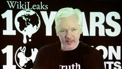 Assange bez internetu z powodu ataków na Clinton