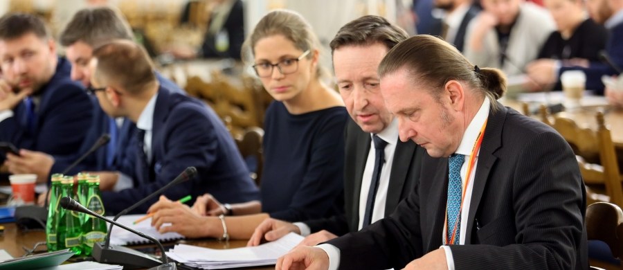 ​Prokuratura nie przedstawiła jeszcze zarzutów w sprawach dotyczących reprywatyzacji w Warszawie. Przesłuchano dotychczas 167 urzędników z ratusza - powiedział prokurator Jacek Wygoda z Prokuratury Krajowej.