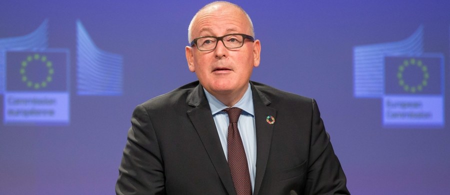 Wiceszef Komisji Europejskiej Frans Timmermans zapowiedział, że nie przestanie zajmować się sprawą Trybunału Konstytucyjnego w Polsce, dopóki problem nie zostanie rozwiązany. Dodał, że KE wciąż czeka na odpowiedź polskiego rządu na jej zalecenia.