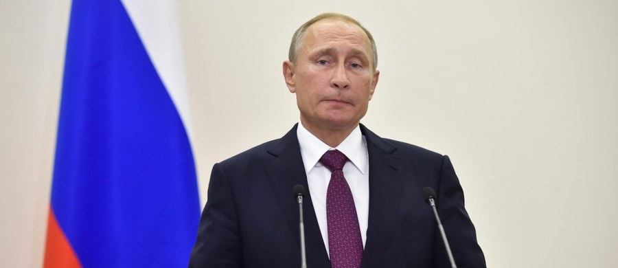 Prezydent Rosji Władimir Putin w czasie środowych rozmów czwórki normandzkiej w Berlinie wyraził zgodę na wysłanie do Donbasu na wschód Ukrainy zbrojnej misji policyjnej OBWE - oświadczył rzecznik Kremla Dmitrij Pieskow. 