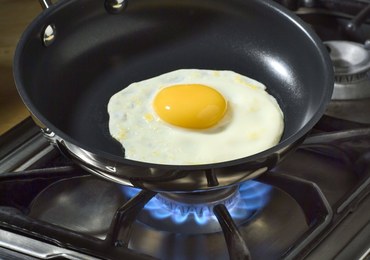 Polskie jaja z salmonellą nawet w 7 krajach UE. Trzeba znaleźć skażone kurniki