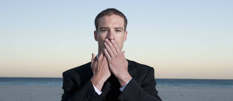 Jąkanie to niezwykle kłopotliwa przypadłość, która może nam znacznie utrudnić życie. Nie jest ona jednak nieuleczalna, wystarczy tylko nad tym pracować. "Pracujemy z osobą jąkającą się nad tym, żeby ona potrafiła powiedzieć płynnie. Pracujemy nad techniką oddychania, nad uzyskaniem kontroli nad napięciem mięśni" - mówi RMF FM ​Sylwia Kuleta, neurologopeda, logopeda i terapeuta EEG Biofeedback.