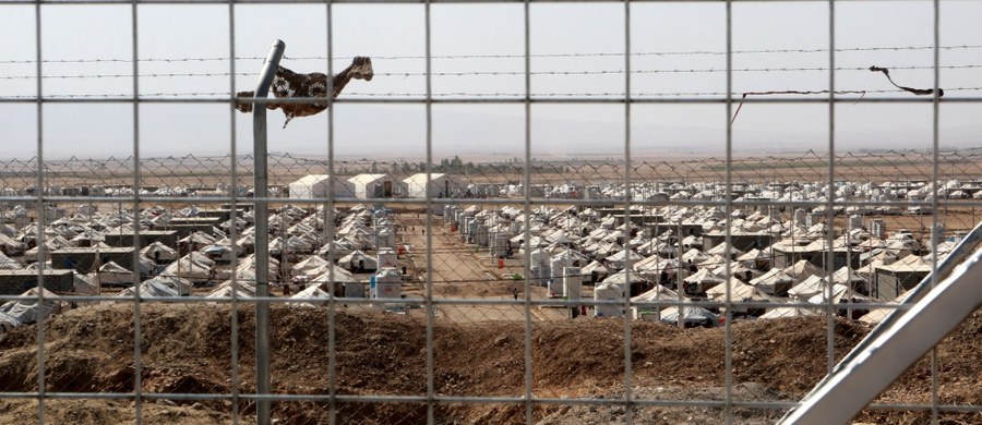 Według danych ONZ z okolic Mosulu, na północy Iraku, z powodu ofensywy sił irackich na to kontrolowane przez dżihadystów z Państwa Islamskiego miasto uciekło już ponad 4 tys. ludzi - poinformował w niedzielę dyrektor UNICEF w Iraku Peter Hawkins.