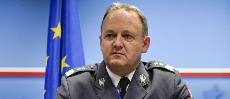 Komendant Akademii Obrony NATO w Rzymie gen. dyw. Janusz Bojarski został odwołany do kraju - poinformowało we wtorek MON.