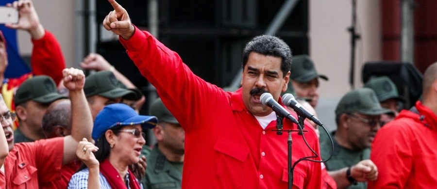 Prezydent Wenezueli Nicolas Maduro oskarżył opozycję o to, że usiłuje dokonać "parlamentarnego zamachu stanu". To reakcja na przeprowadzone w parlamencie głosowanie, w którym większość deputowanych opowiedziała się za rozpoczęciem procesu ws. usunięcia go z urzędu. Opozycja oskarża go o prowadzenie wyniszczającej kraj polityki gospodarczej.