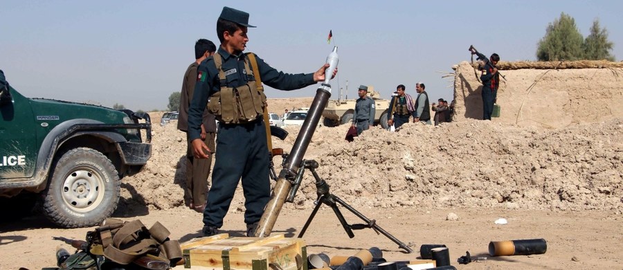 Talibscy bojownicy zabili w środę co najmniej 20 cywilów. Doszło do tego dzień po tym, jak uprowadzili ich w niespokojnej prowincji Ghor w środkowym Afganistanie - podała afgańska policja, na która powołuje się Associated Press. AFP pisze o co najmniej 30 ofiarach śmiertelnych.