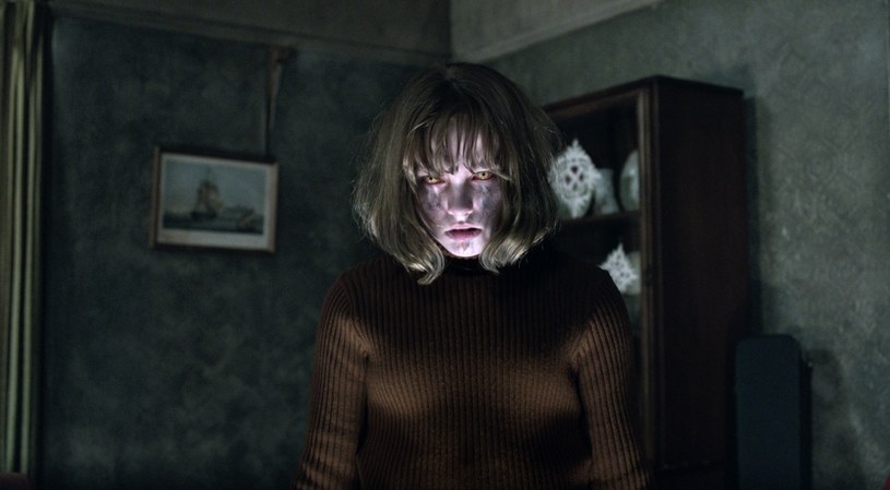 Przerażający horror "Obecność 2", zrealizowany na podstawie prawdziwej historii demonologów Eda i Lorraine Warrenów, od 26 października dostępny jest na płytach Blu-ray i DVD.