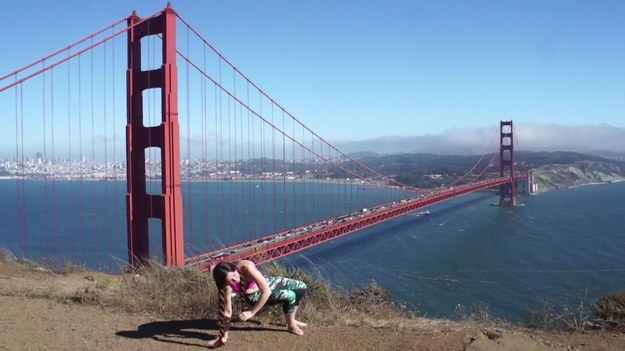 31-letnia Amy Maloon z San Francisco zajmuje się jogą, akupunkturą i uzdrawianiem. Nagrała także filmy z różnych, imponujących miejsc na świecie, gdzie ćwiczy. Zobaczcie jej poczynania.
