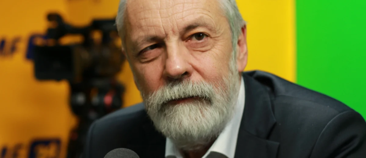 "Być może trzeba będzie zorganizować prawybory jeśli chodzi o Warszawę, a być może będzie to decyzja zarządu krajowego i przewodniczącego Platformy, kto będzie wskazany na kandydata na prezydenta stolicy" - powiedział w Porannej rozmowie w RMF FM Rafał Grupiński. Andrzej Halicki byłbym lepszym kandydatem na prezydenta niż Rafał Trzaskowski? - dopytywał Robert Mazurek. "Obydwaj mają ogromne zalety" - stwierdził Grupiński i dodał, że w takich miastach, jak Warszawa ważny jest sposób komunikowania się z ludźmi i sposób dbania o zmiany jakościowe. "Ten, kto będzie miał tego rodzaju umiejętności, ten powinien być kandydatem na prezydenta" - podsumował polityk Platformy.