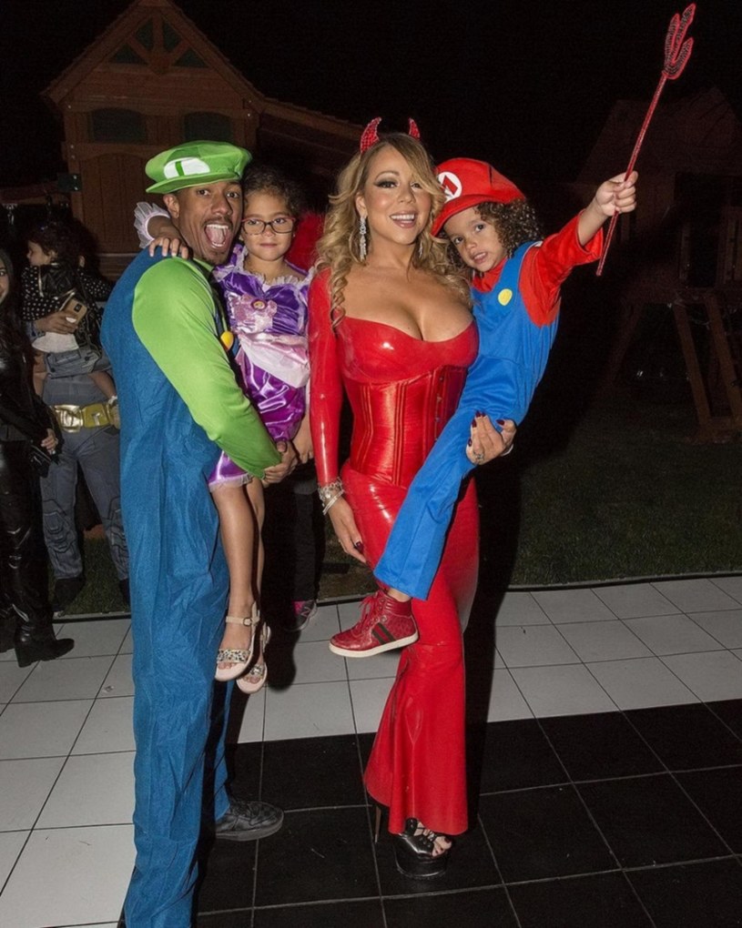 Mariah Carey na długo przed Halloween pokazała przygotowany strój. Fanom wokalistki jej przebranie przypadło do gustu. 